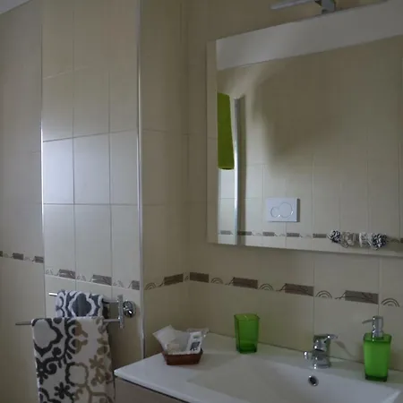 Sea View Apartment *